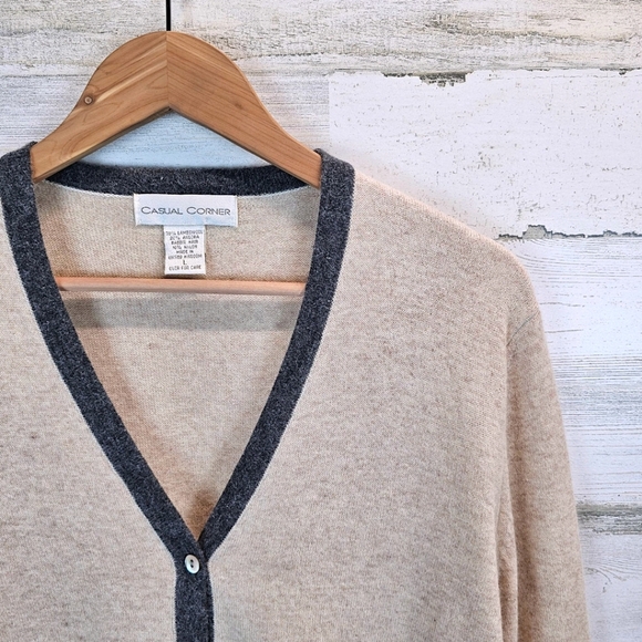 VTG Casual Corner Womens Lambswool Angora V-Neck Cardigan Large Beige Grunge 90s - Picture 7 of 12